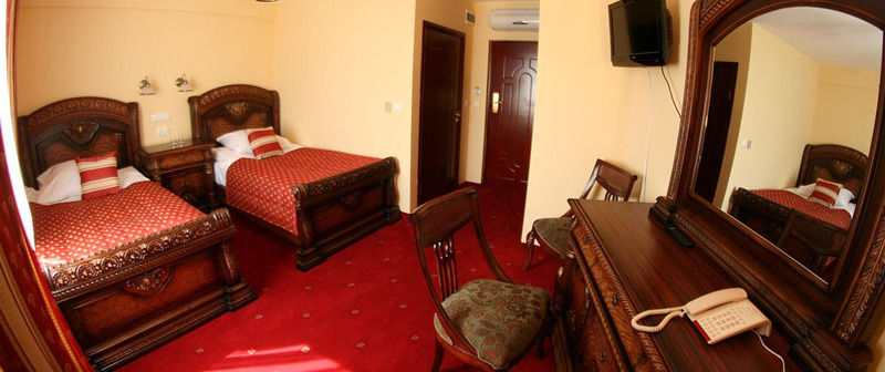 Daisy Superior Hotel Krakow Bagian luar foto