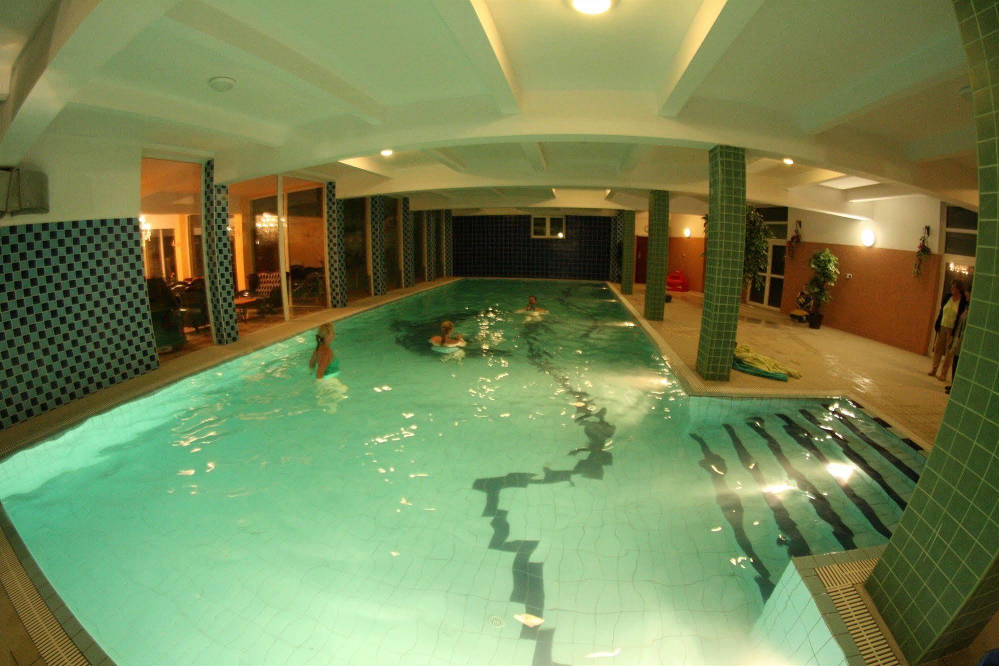 Daisy Superior Hotel Krakow Bagian luar foto