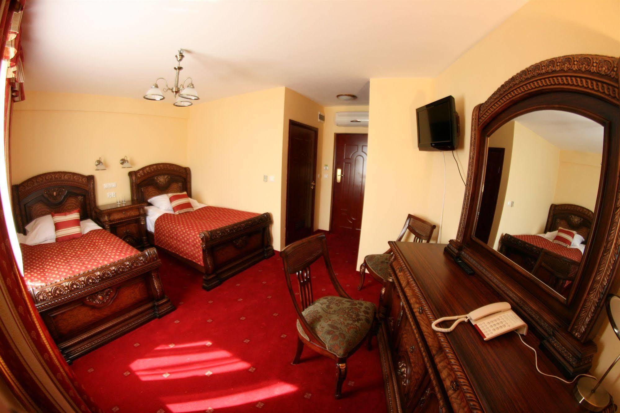 Daisy Superior Hotel Krakow Bagian luar foto